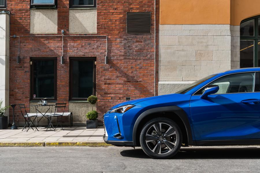   Lexus UX250h 2018 года  (NA) (фото 22 из 40)
